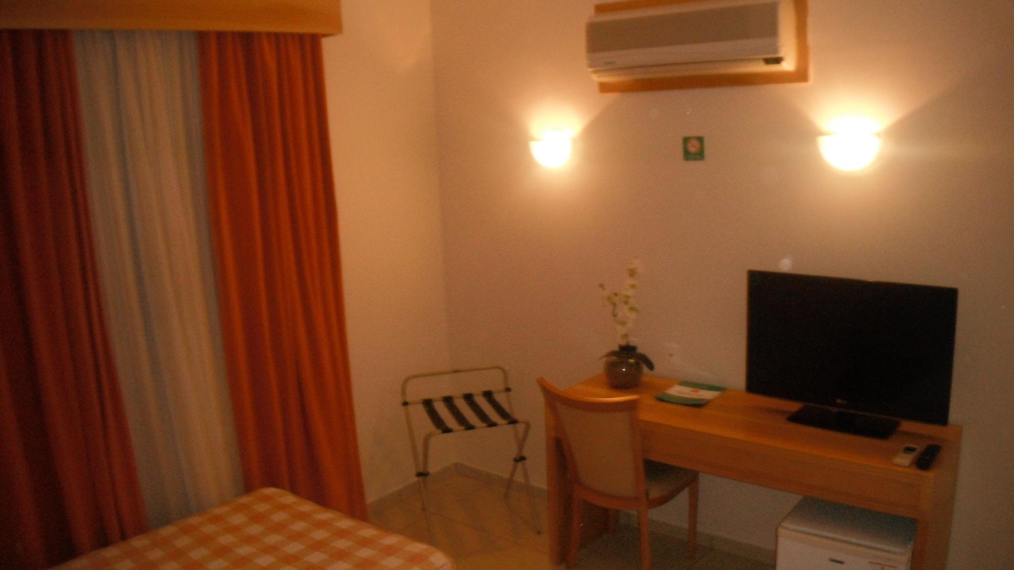 Harbor Self Graciosa Hotel กวาโตรบาร์ฮัส ภายนอก รูปภาพ