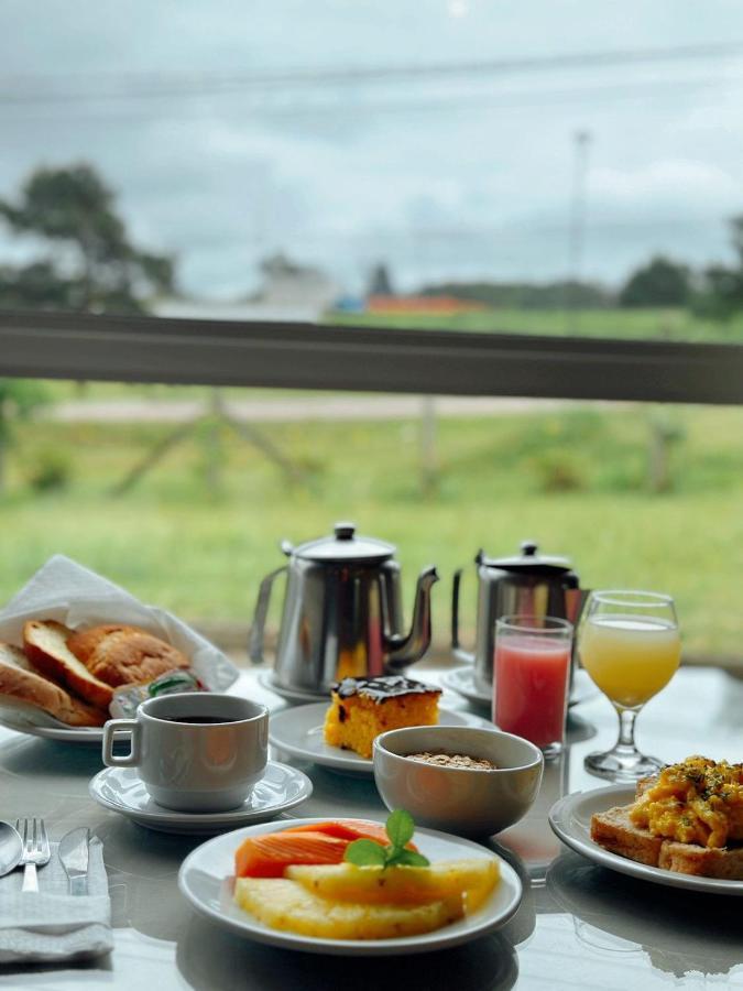 Harbor Self Graciosa Hotel กวาโตรบาร์ฮัส ภายนอก รูปภาพ
