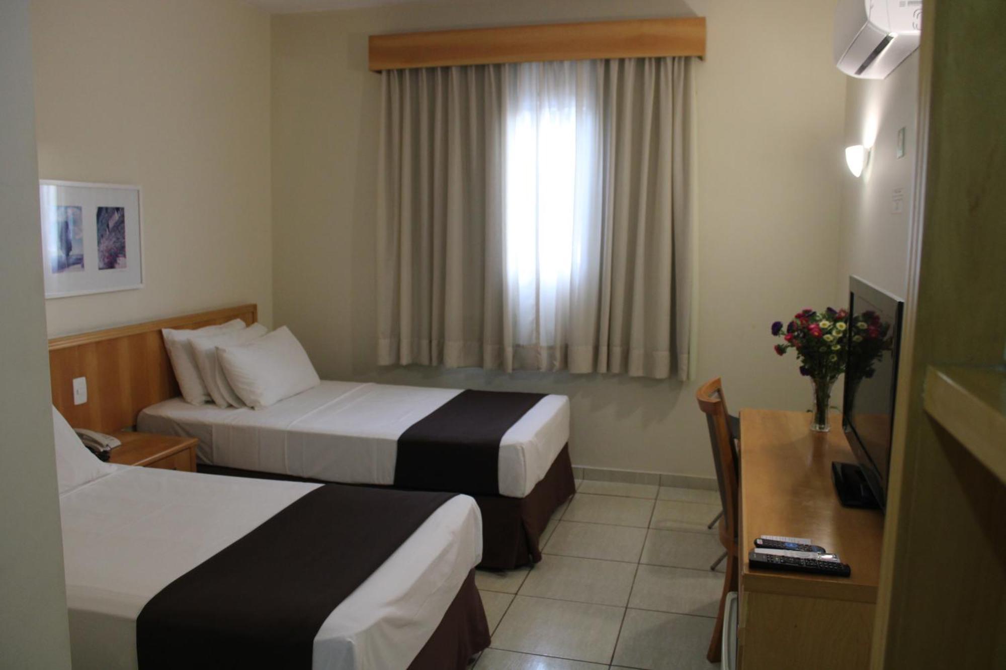 Harbor Self Graciosa Hotel กวาโตรบาร์ฮัส ภายนอก รูปภาพ