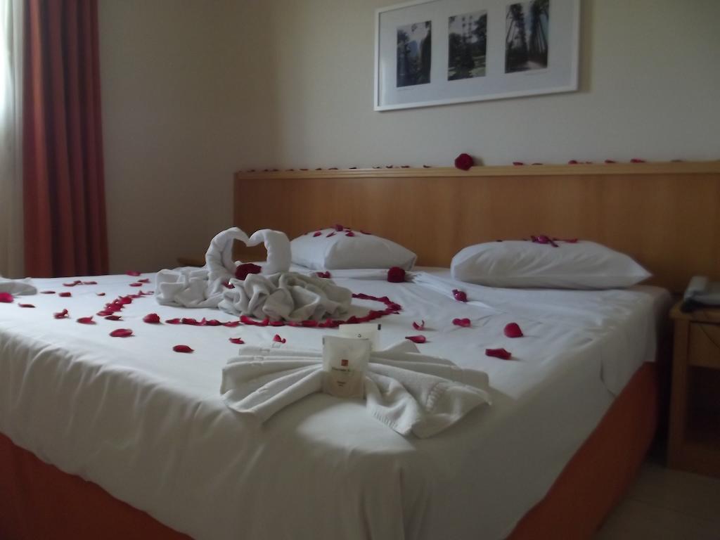 Harbor Self Graciosa Hotel กวาโตรบาร์ฮัส ภายนอก รูปภาพ